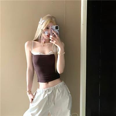 完蛋，我被她们包围了